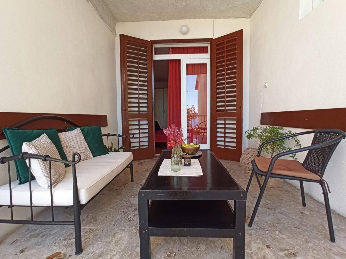 Guest House Mijo Sokol Brela Exterior photo