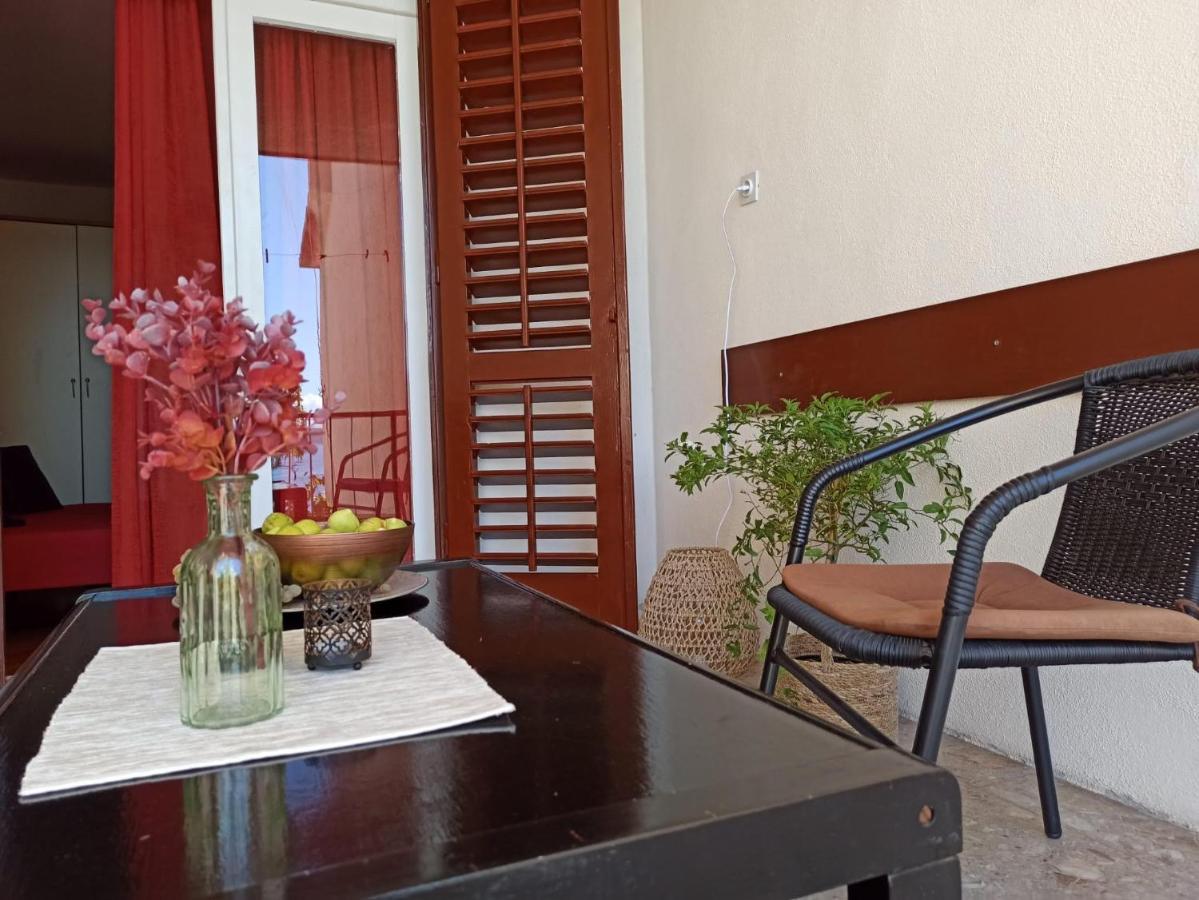 Guest House Mijo Sokol Brela Exterior photo