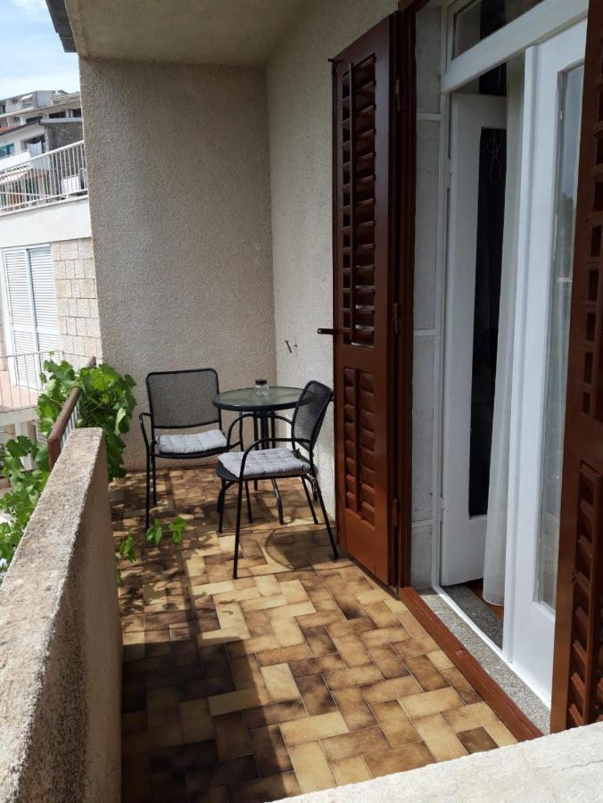 Guest House Mijo Sokol Brela Exterior photo