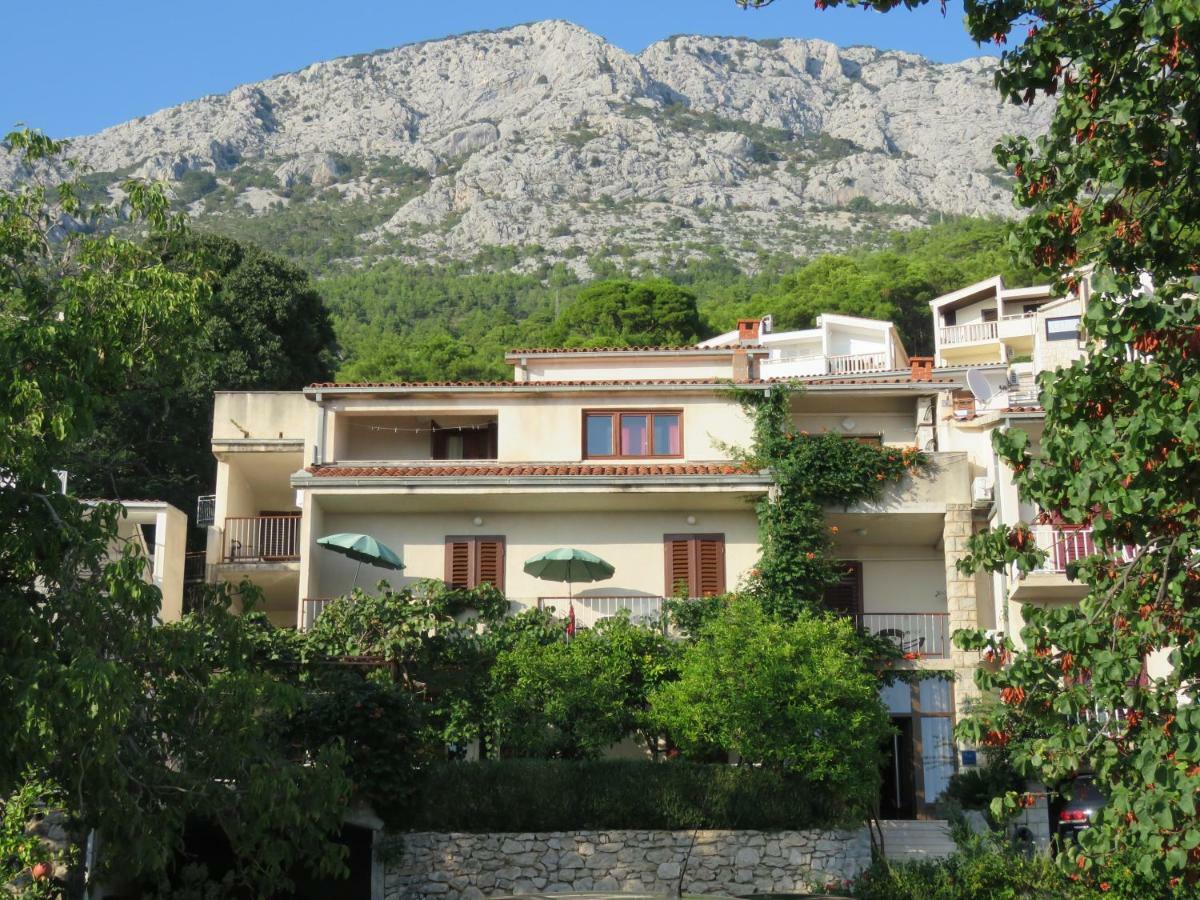 Guest House Mijo Sokol Brela Exterior photo